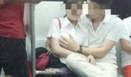 地铁接吻视频在线观看,公共场合的浪漫瞬间